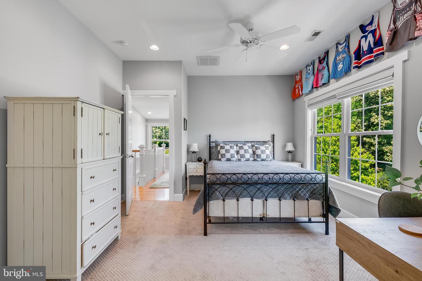 5719 15TH ST N, ARLINGTON, Virginia 22205, 6 Bedrooms Bedrooms, ,4 BathroomsBathrooms,Residential,For sale,5719 15TH ST N,VAAR2056926 MLS # VAAR2056926