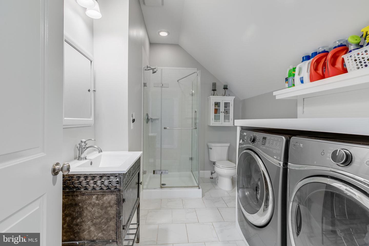 5719 15TH ST N, ARLINGTON, Virginia 22205, 6 Bedrooms Bedrooms, ,4 BathroomsBathrooms,Residential,For sale,5719 15TH ST N,VAAR2056926 MLS # VAAR2056926