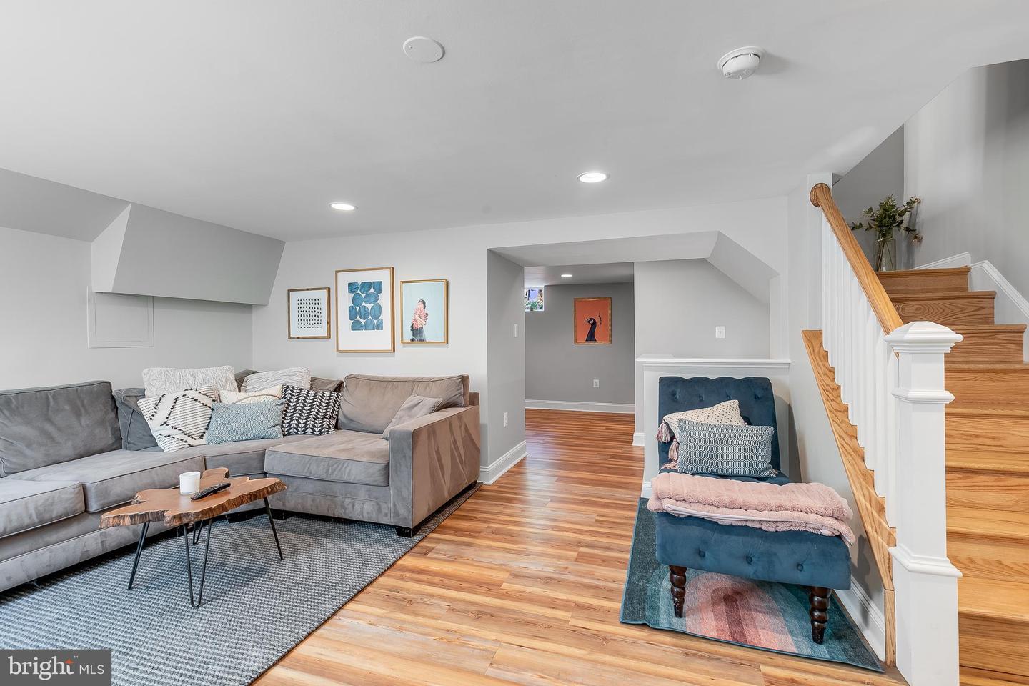 5719 15TH ST N, ARLINGTON, Virginia 22205, 6 Bedrooms Bedrooms, ,4 BathroomsBathrooms,Residential,For sale,5719 15TH ST N,VAAR2056926 MLS # VAAR2056926