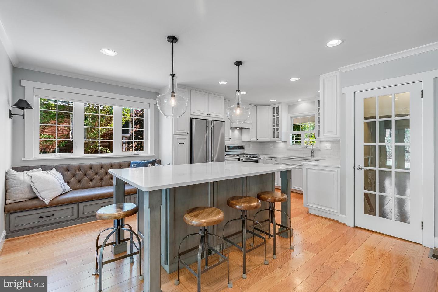 5719 15TH ST N, ARLINGTON, Virginia 22205, 6 Bedrooms Bedrooms, ,4 BathroomsBathrooms,Residential,For sale,5719 15TH ST N,VAAR2056926 MLS # VAAR2056926
