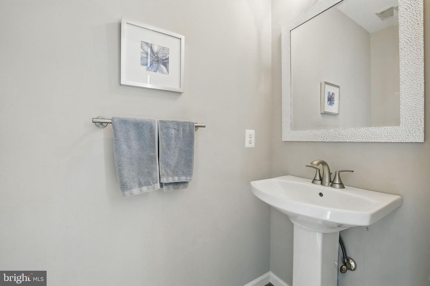 16058 OLMSTEAD LN, WOODBRIDGE, Virginia 22191, 5 Bedrooms Bedrooms, ,3 BathroomsBathrooms,Residential,For sale,16058 OLMSTEAD LN,VAPW2093744 MLS # VAPW2093744