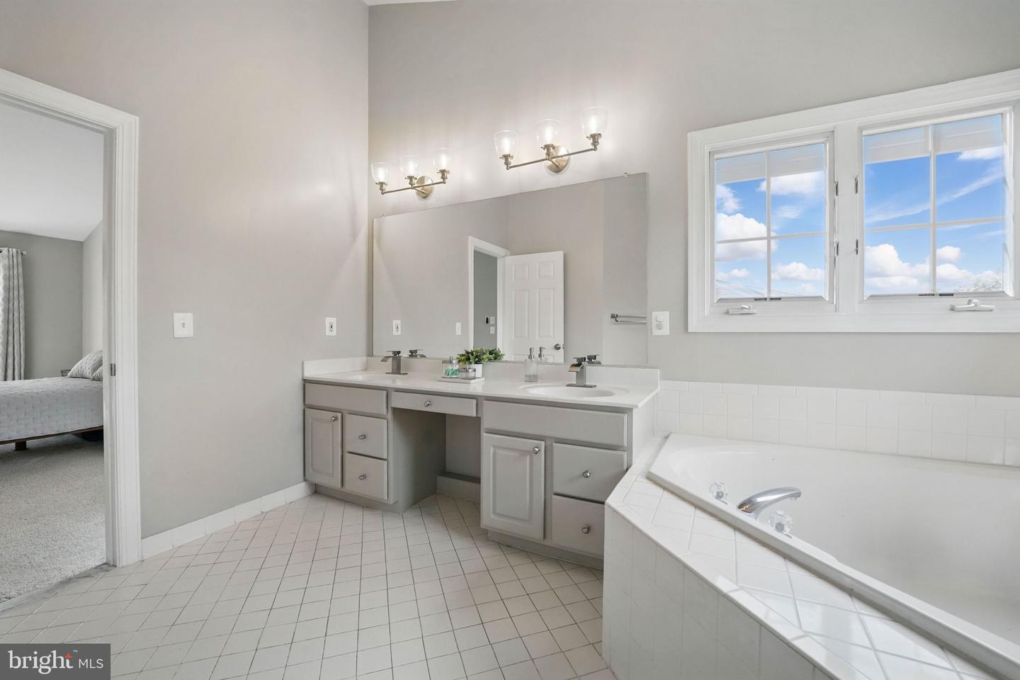 16058 OLMSTEAD LN, WOODBRIDGE, Virginia 22191, 5 Bedrooms Bedrooms, ,3 BathroomsBathrooms,Residential,For sale,16058 OLMSTEAD LN,VAPW2093744 MLS # VAPW2093744