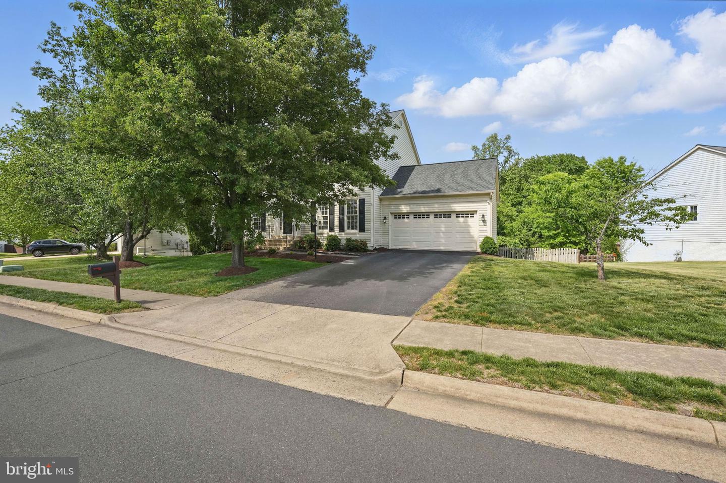 16058 OLMSTEAD LN, WOODBRIDGE, Virginia 22191, 5 Bedrooms Bedrooms, ,3 BathroomsBathrooms,Residential,For sale,16058 OLMSTEAD LN,VAPW2093744 MLS # VAPW2093744