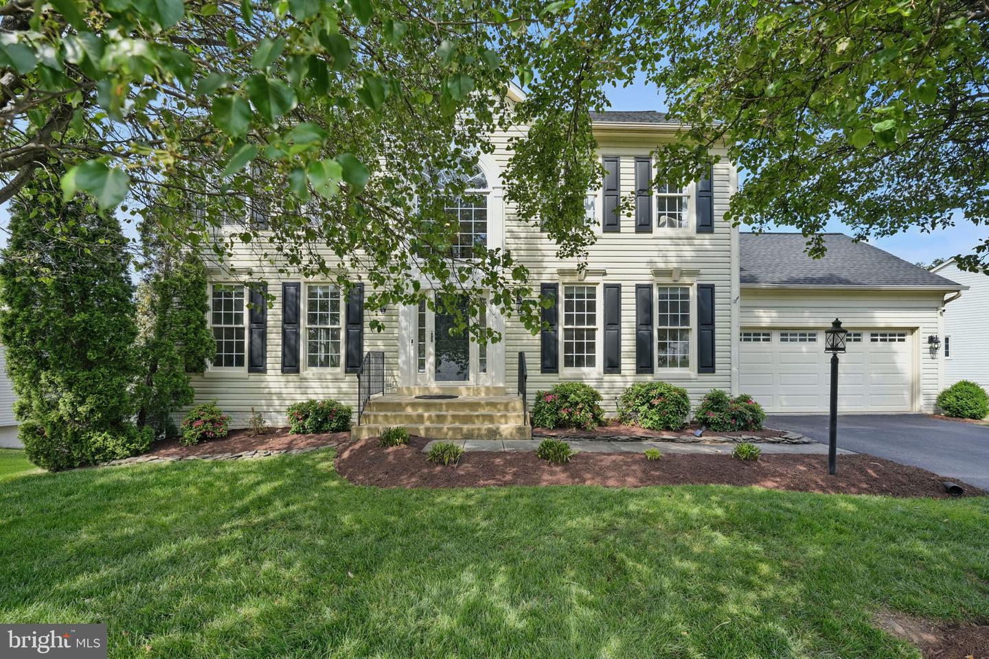 16058 OLMSTEAD LN, WOODBRIDGE, Virginia 22191, 5 Bedrooms Bedrooms, ,3 BathroomsBathrooms,Residential,For sale,16058 OLMSTEAD LN,VAPW2093744 MLS # VAPW2093744