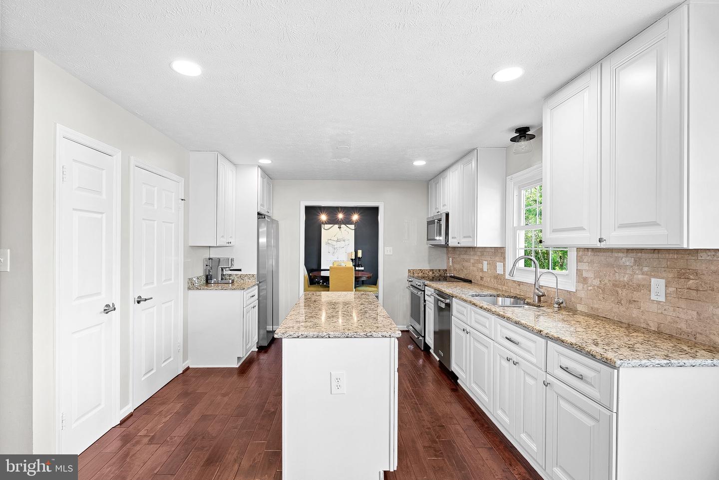 4628 SAND ROCK LN, CHANTILLY, Virginia 20151, 4 Bedrooms Bedrooms, ,2 BathroomsBathrooms,Residential,For sale,4628 SAND ROCK LN,VAFX2238212 MLS # VAFX2238212