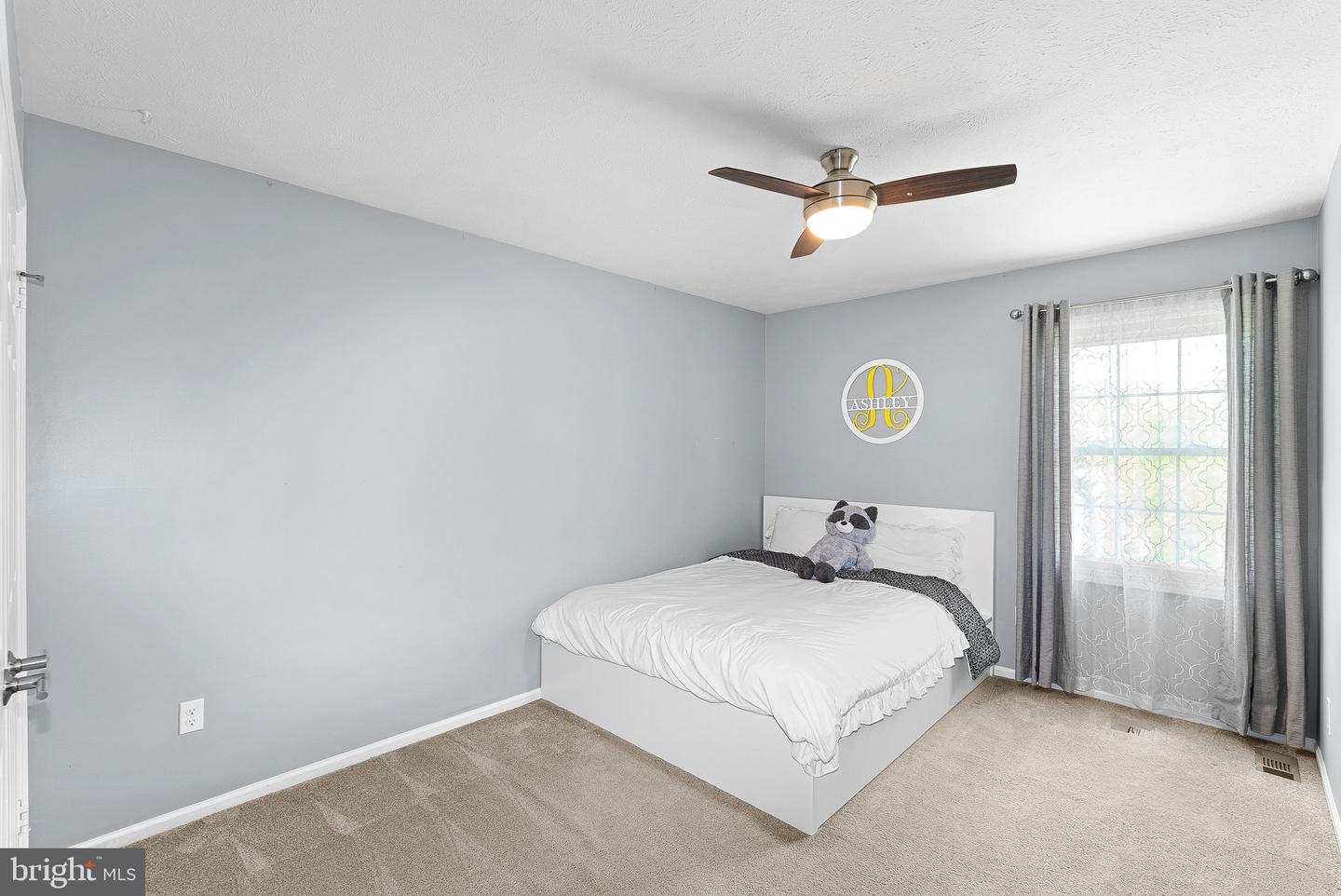 4628 SAND ROCK LN, CHANTILLY, Virginia 20151, 4 Bedrooms Bedrooms, ,2 BathroomsBathrooms,Residential,For sale,4628 SAND ROCK LN,VAFX2238212 MLS # VAFX2238212