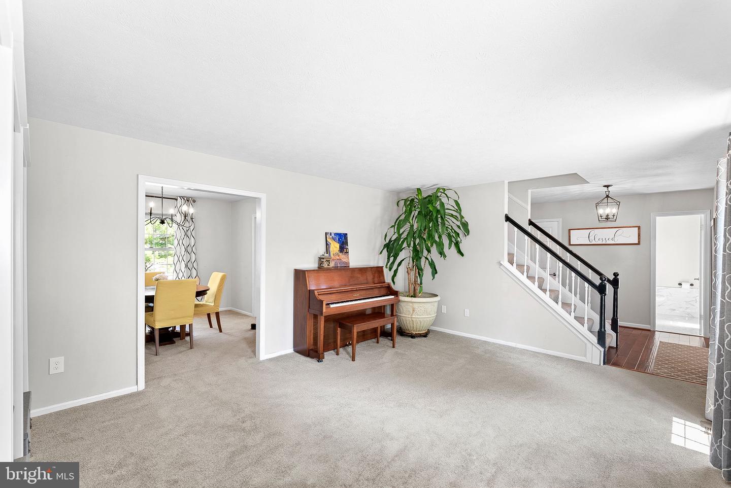 4628 SAND ROCK LN, CHANTILLY, Virginia 20151, 4 Bedrooms Bedrooms, ,2 BathroomsBathrooms,Residential,For sale,4628 SAND ROCK LN,VAFX2238212 MLS # VAFX2238212