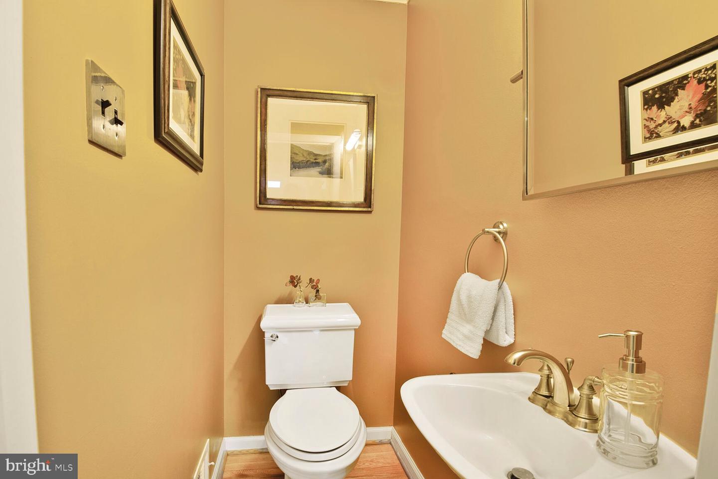 5918 SHERBORN LN, SPRINGFIELD, Virginia 22152, 5 Bedrooms Bedrooms, 3 Rooms Rooms,3 BathroomsBathrooms,Residential,For sale,5918 SHERBORN LN,VAFX2238366 MLS # VAFX2238366