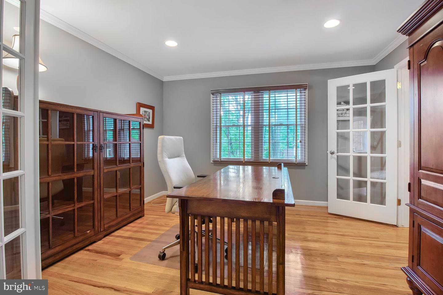 5918 SHERBORN LN, SPRINGFIELD, Virginia 22152, 5 Bedrooms Bedrooms, 3 Rooms Rooms,3 BathroomsBathrooms,Residential,For sale,5918 SHERBORN LN,VAFX2238366 MLS # VAFX2238366
