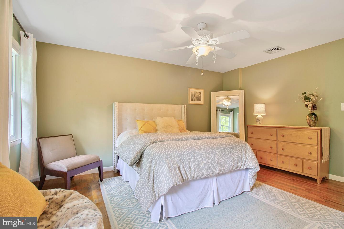 5918 SHERBORN LN, SPRINGFIELD, Virginia 22152, 5 Bedrooms Bedrooms, 3 Rooms Rooms,3 BathroomsBathrooms,Residential,For sale,5918 SHERBORN LN,VAFX2238366 MLS # VAFX2238366