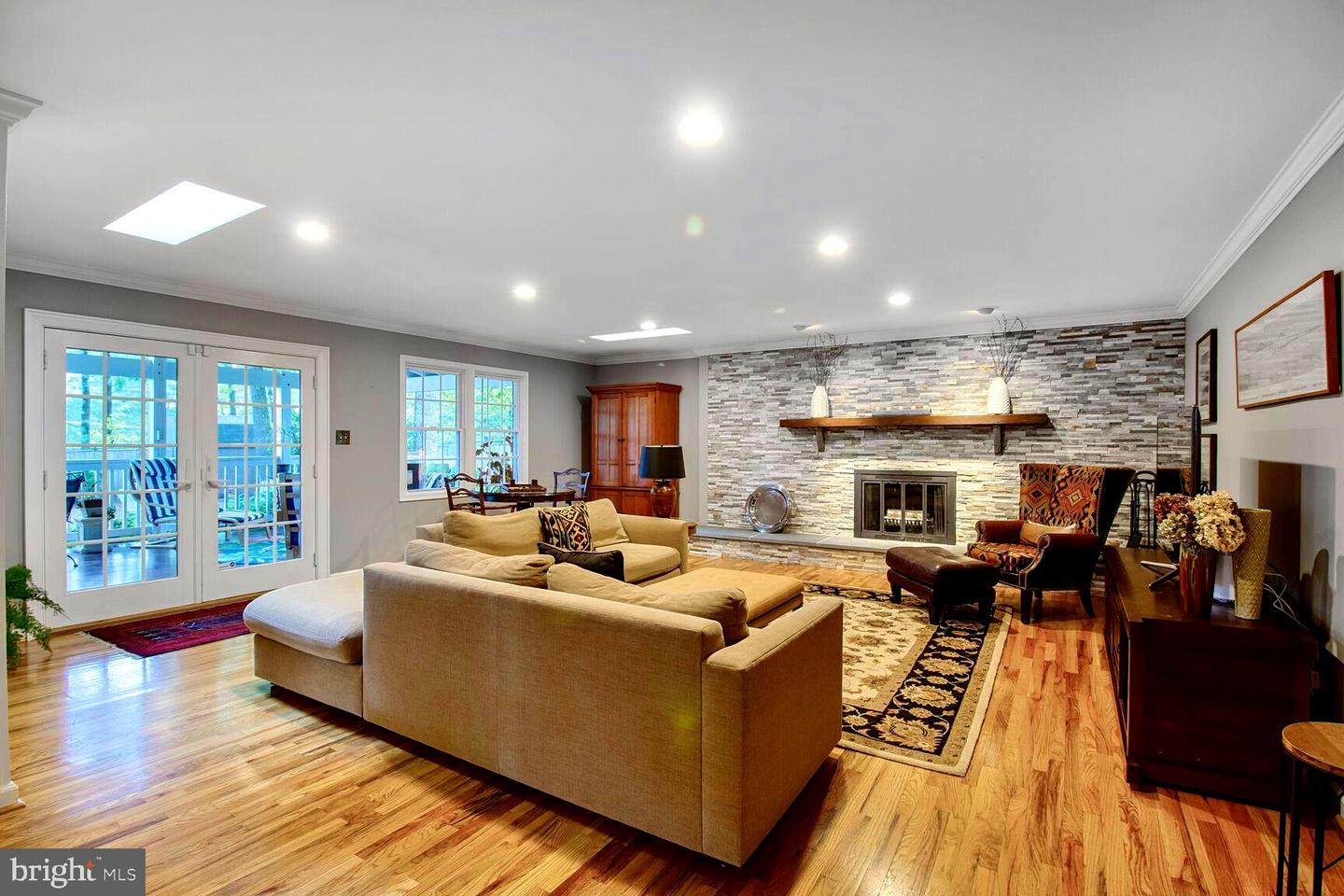 5918 SHERBORN LN, SPRINGFIELD, Virginia 22152, 5 Bedrooms Bedrooms, 3 Rooms Rooms,3 BathroomsBathrooms,Residential,For sale,5918 SHERBORN LN,VAFX2238366 MLS # VAFX2238366