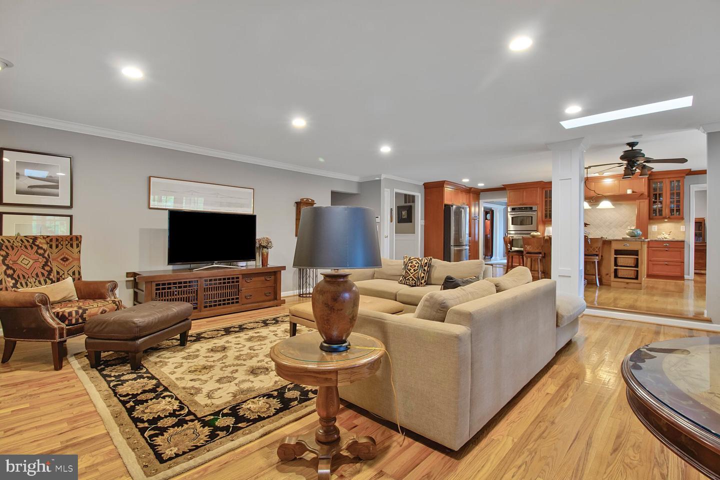 5918 SHERBORN LN, SPRINGFIELD, Virginia 22152, 5 Bedrooms Bedrooms, 3 Rooms Rooms,3 BathroomsBathrooms,Residential,For sale,5918 SHERBORN LN,VAFX2238366 MLS # VAFX2238366
