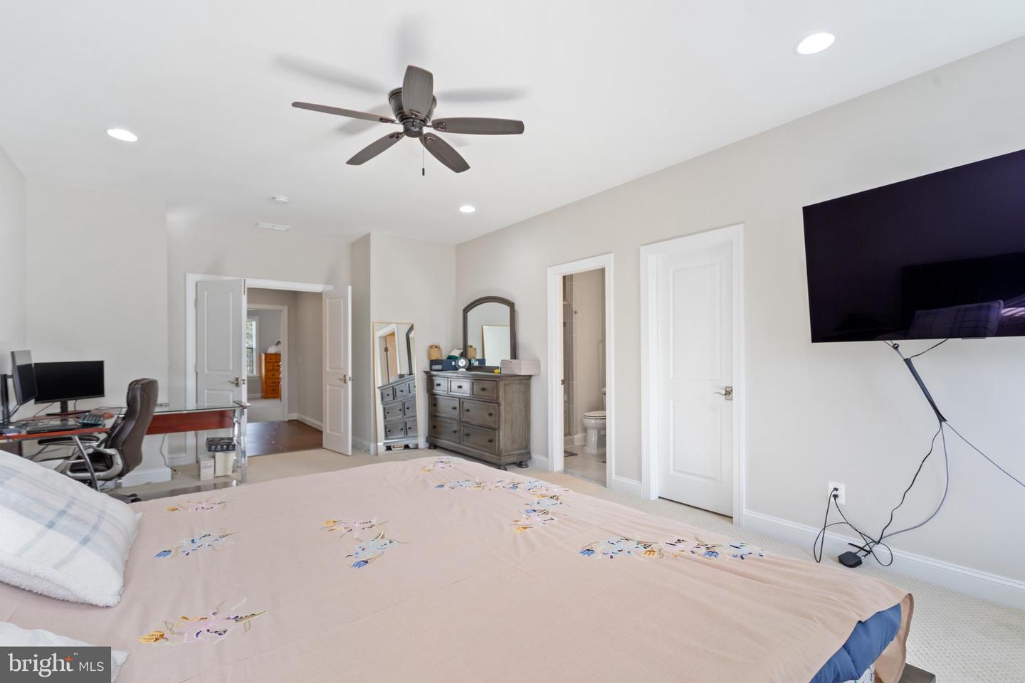 7018 CENTREVILLE RD, CENTREVILLE, Virginia 20121, 5 Bedrooms Bedrooms, ,5 BathroomsBathrooms,Residential,For sale,7018 CENTREVILLE RD,VAFX2238226 MLS # VAFX2238226