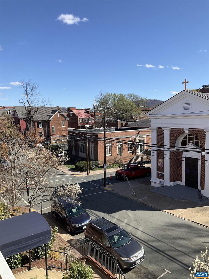 253 EAST JEFFERSON ST, CHARLOTTESVILLE, Virginia 22902, 2 Bedrooms Bedrooms, ,2 BathroomsBathrooms,Residential,For sale,253 EAST JEFFERSON ST,663998 MLS # 663998