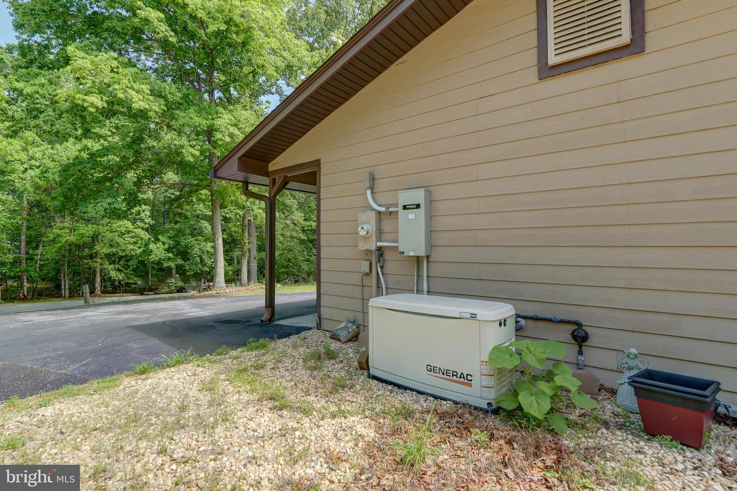120 LAKEWOOD CIRCLE, MINERAL, Virginia 23117, 3 Bedrooms Bedrooms, 11 Rooms Rooms,2 BathroomsBathrooms,Residential,For sale,120 LAKEWOOD CIRCLE,VALA2007784 MLS # VALA2007784