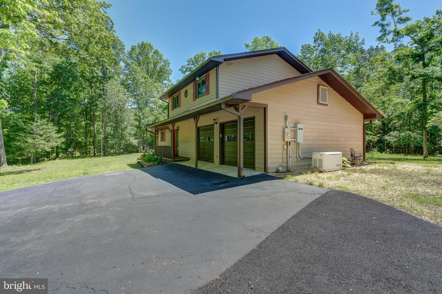120 LAKEWOOD CIRCLE, MINERAL, Virginia 23117, 3 Bedrooms Bedrooms, 11 Rooms Rooms,2 BathroomsBathrooms,Residential,For sale,120 LAKEWOOD CIRCLE,VALA2007784 MLS # VALA2007784
