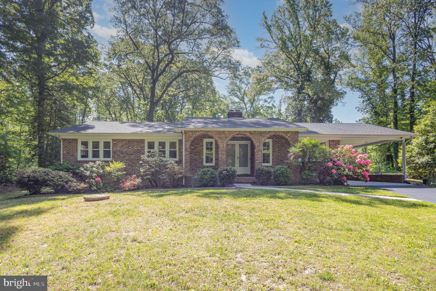 344 LEELAND RD, FREDERICKSBURG, Virginia 22405, 3 Bedrooms Bedrooms, 13 Rooms Rooms,3 BathroomsBathrooms,Residential,For sale,344 LEELAND RD,VAST2038500 MLS # VAST2038500