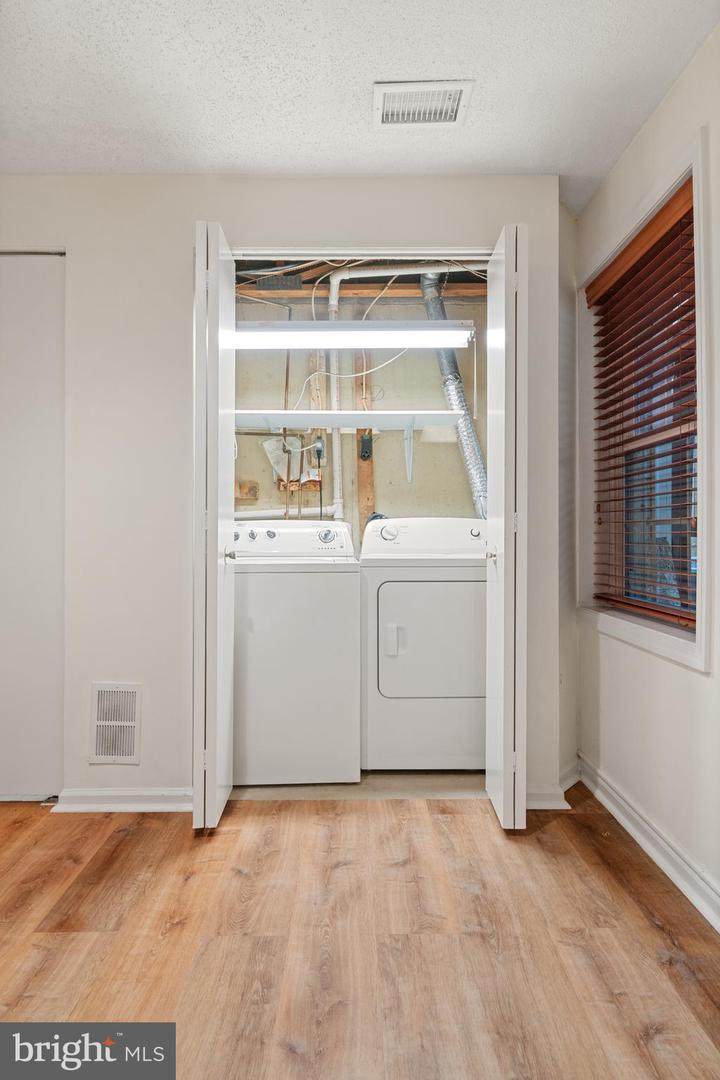 37 S FLOYD ST, ALEXANDRIA, Virginia 22304, 3 Bedrooms Bedrooms, ,2 BathroomsBathrooms,Residential,For sale,37 S FLOYD ST,VAAX2044886 MLS # VAAX2044886