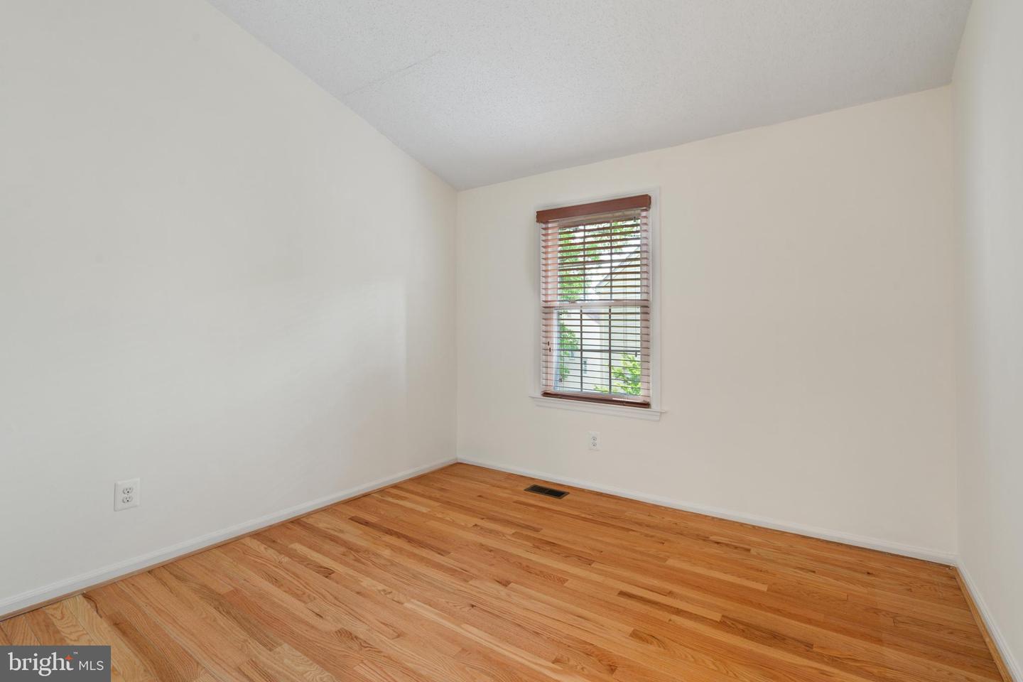 37 S FLOYD ST, ALEXANDRIA, Virginia 22304, 3 Bedrooms Bedrooms, ,2 BathroomsBathrooms,Residential,For sale,37 S FLOYD ST,VAAX2044886 MLS # VAAX2044886