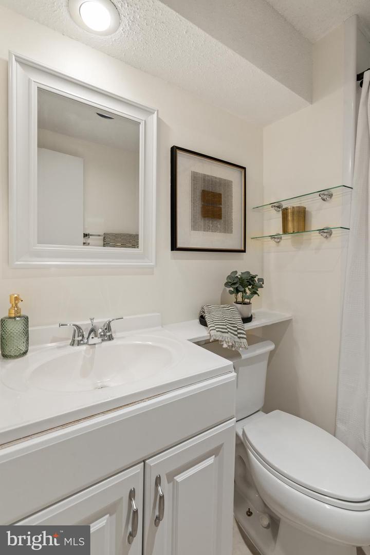 37 S FLOYD ST, ALEXANDRIA, Virginia 22304, 3 Bedrooms Bedrooms, ,2 BathroomsBathrooms,Residential,For sale,37 S FLOYD ST,VAAX2044886 MLS # VAAX2044886