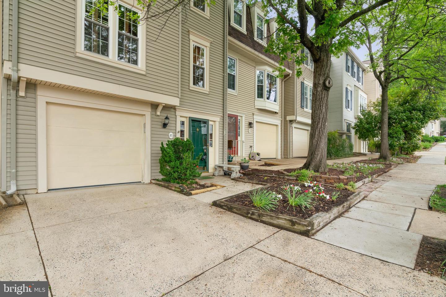 37 S FLOYD ST, ALEXANDRIA, Virginia 22304, 3 Bedrooms Bedrooms, ,2 BathroomsBathrooms,Residential,For sale,37 S FLOYD ST,VAAX2044886 MLS # VAAX2044886