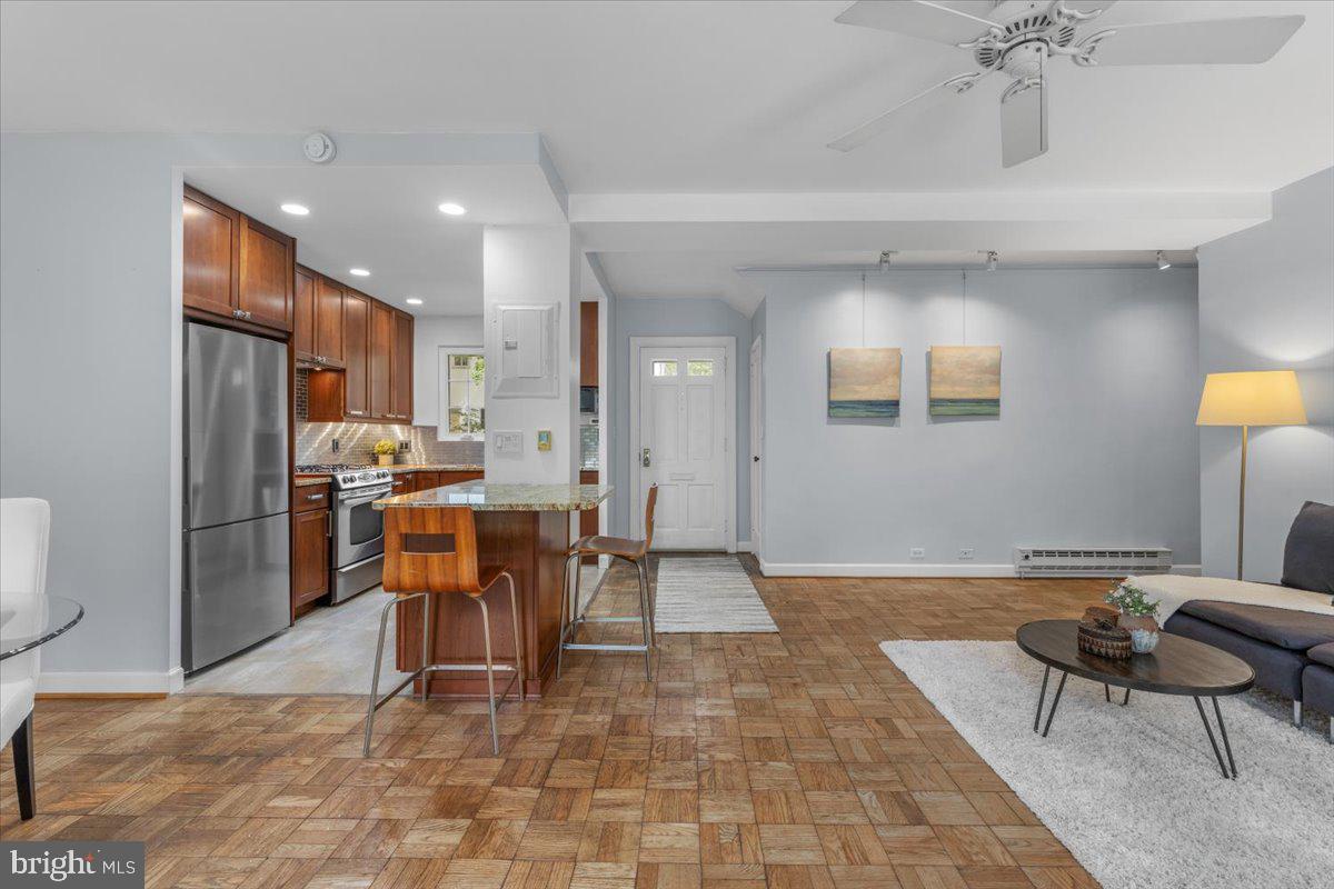 3322 CORYELL LN, ALEXANDRIA, Virginia 22302, 1 Bedroom Bedrooms, ,1 BathroomBathrooms,Residential,For sale,3322 CORYELL LN,VAAX2044932 MLS # VAAX2044932