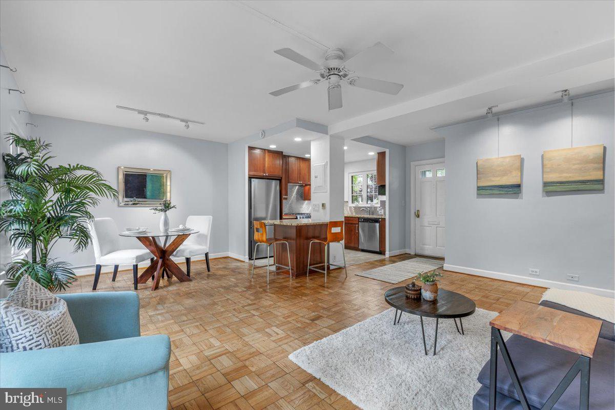 3322 CORYELL LN, ALEXANDRIA, Virginia 22302, 1 Bedroom Bedrooms, ,1 BathroomBathrooms,Residential,For sale,3322 CORYELL LN,VAAX2044932 MLS # VAAX2044932