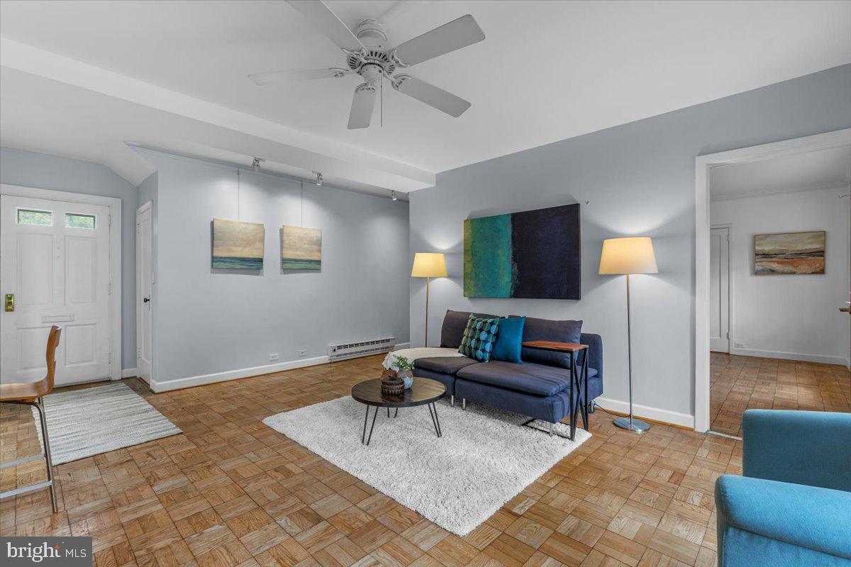 3322 CORYELL LN, ALEXANDRIA, Virginia 22302, 1 Bedroom Bedrooms, ,1 BathroomBathrooms,Residential,For sale,3322 CORYELL LN,VAAX2044932 MLS # VAAX2044932