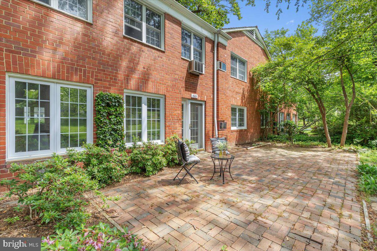 3322 CORYELL LN, ALEXANDRIA, Virginia 22302, 1 Bedroom Bedrooms, ,1 BathroomBathrooms,Residential,For sale,3322 CORYELL LN,VAAX2044932 MLS # VAAX2044932