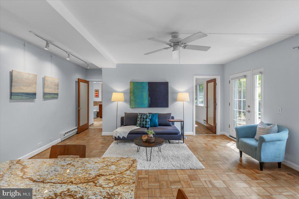 3322 CORYELL LN, ALEXANDRIA, Virginia 22302, 1 Bedroom Bedrooms, ,1 BathroomBathrooms,Residential,For sale,3322 CORYELL LN,VAAX2044932 MLS # VAAX2044932