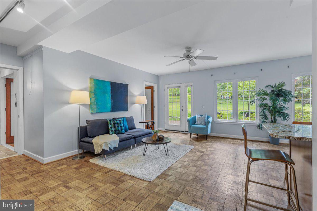 3322 CORYELL LN, ALEXANDRIA, Virginia 22302, 1 Bedroom Bedrooms, ,1 BathroomBathrooms,Residential,For sale,3322 CORYELL LN,VAAX2044932 MLS # VAAX2044932