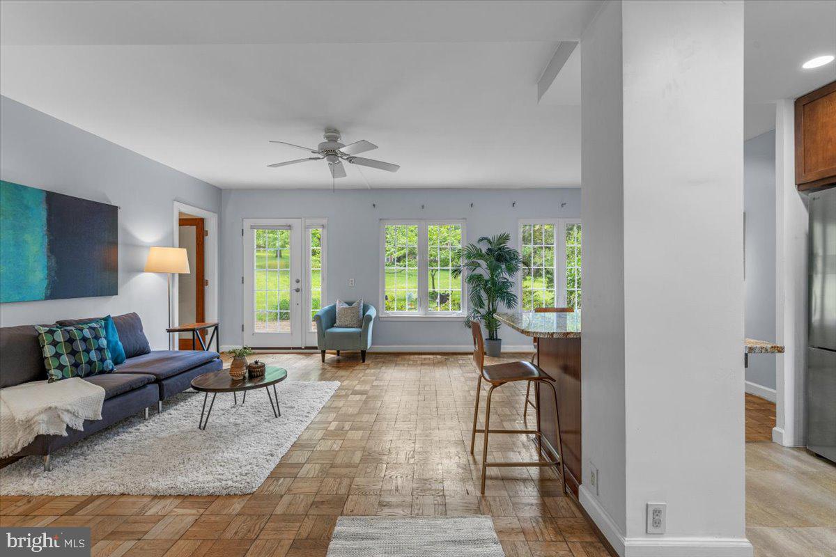 3322 CORYELL LN, ALEXANDRIA, Virginia 22302, 1 Bedroom Bedrooms, ,1 BathroomBathrooms,Residential,For sale,3322 CORYELL LN,VAAX2044932 MLS # VAAX2044932