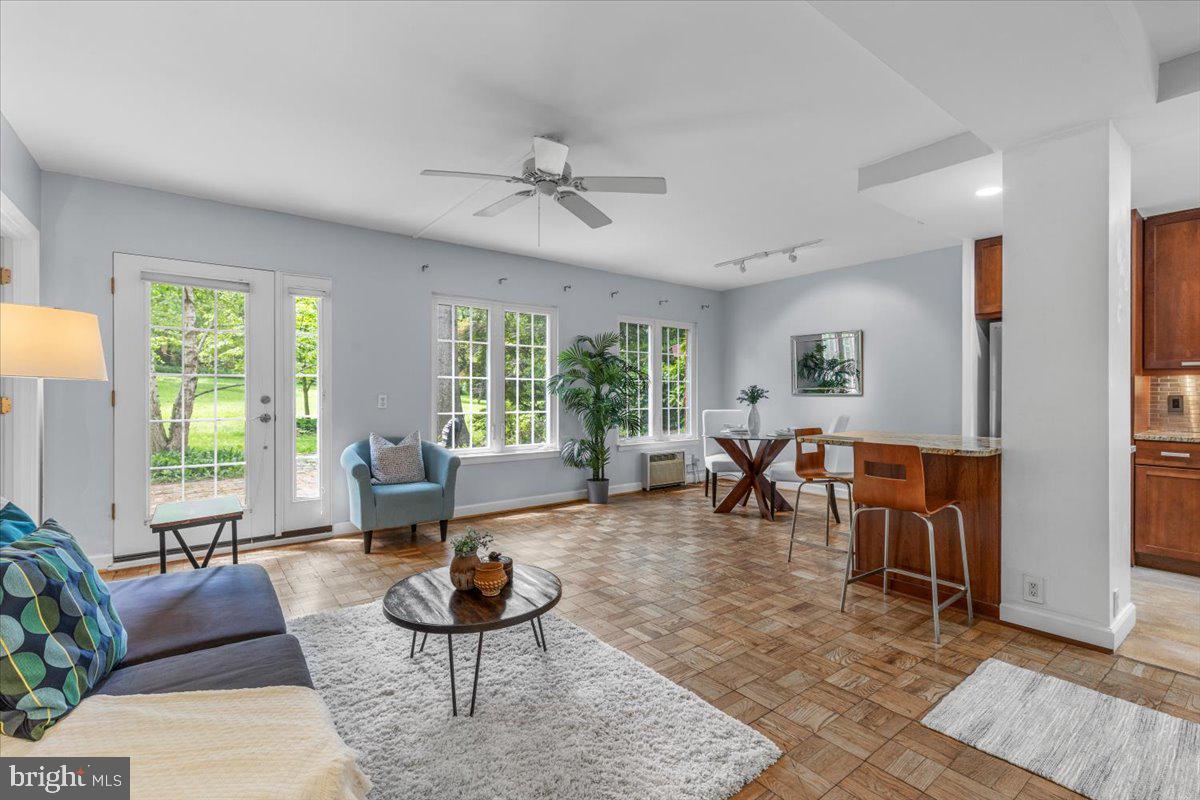 3322 CORYELL LN, ALEXANDRIA, Virginia 22302, 1 Bedroom Bedrooms, ,1 BathroomBathrooms,Residential,For sale,3322 CORYELL LN,VAAX2044932 MLS # VAAX2044932