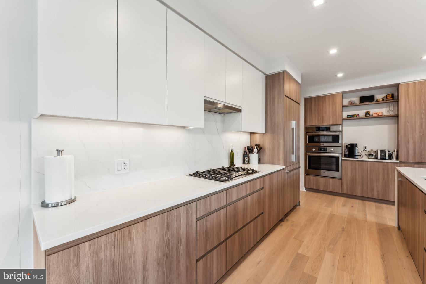 701 SWANN AVE #402, ALEXANDRIA, Virginia 22301, 3 Bedrooms Bedrooms, ,2 BathroomsBathrooms,Residential,For sale,701 SWANN AVE #402,VAAX2044912 MLS # VAAX2044912