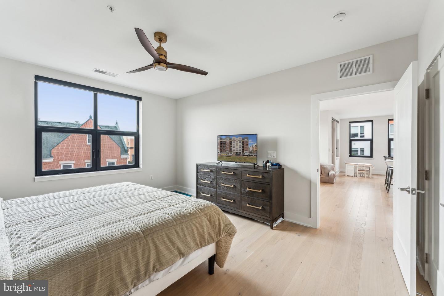 701 SWANN AVE #402, ALEXANDRIA, Virginia 22301, 3 Bedrooms Bedrooms, ,2 BathroomsBathrooms,Residential,For sale,701 SWANN AVE #402,VAAX2044912 MLS # VAAX2044912