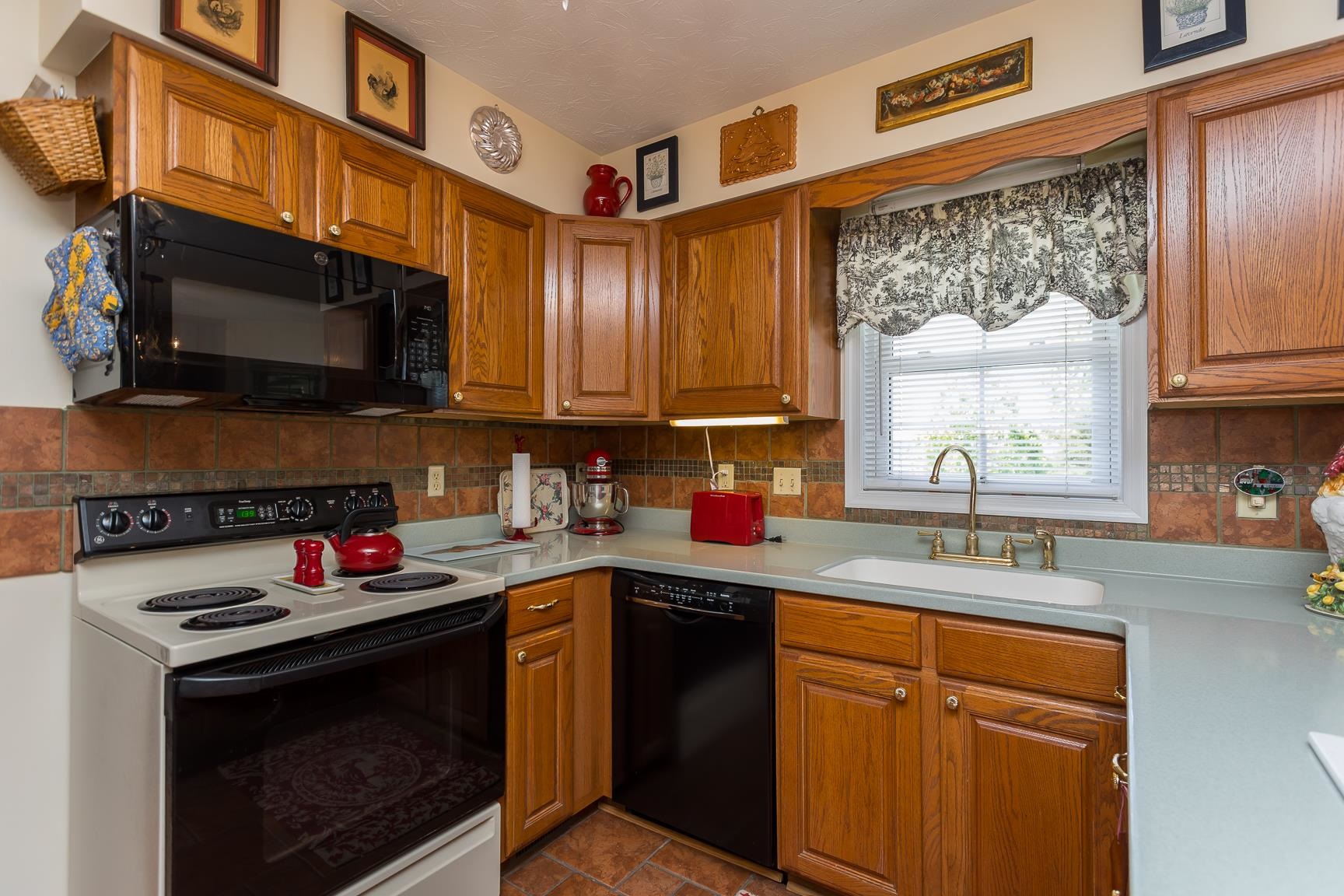 5811 FOXCROFT DR, ROCKINGHAM, Virginia 22801, 4 Bedrooms Bedrooms, ,2 BathroomsBathrooms,Residential,5811 FOXCROFT DR,664362 MLS # 664362