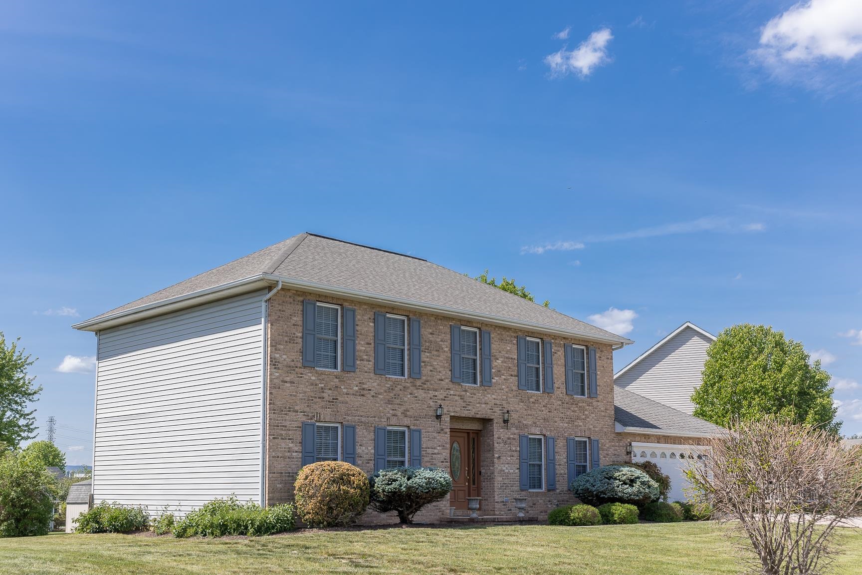 5811 FOXCROFT DR, ROCKINGHAM, Virginia 22801, 4 Bedrooms Bedrooms, ,2 BathroomsBathrooms,Residential,5811 FOXCROFT DR,664362 MLS # 664362