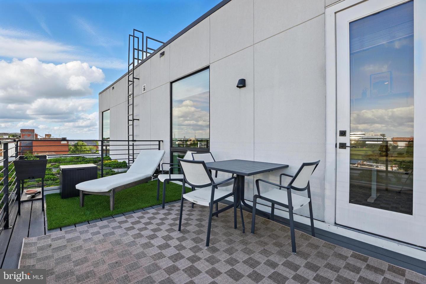2905 GEORGIA AVE NW #403, WASHINGTON, District Of Columbia 20001, 2 Bedrooms Bedrooms, ,2 BathroomsBathrooms,Residential,For sale,2905 GEORGIA AVE NW #403,DCDC2198894 MLS # DCDC2198894