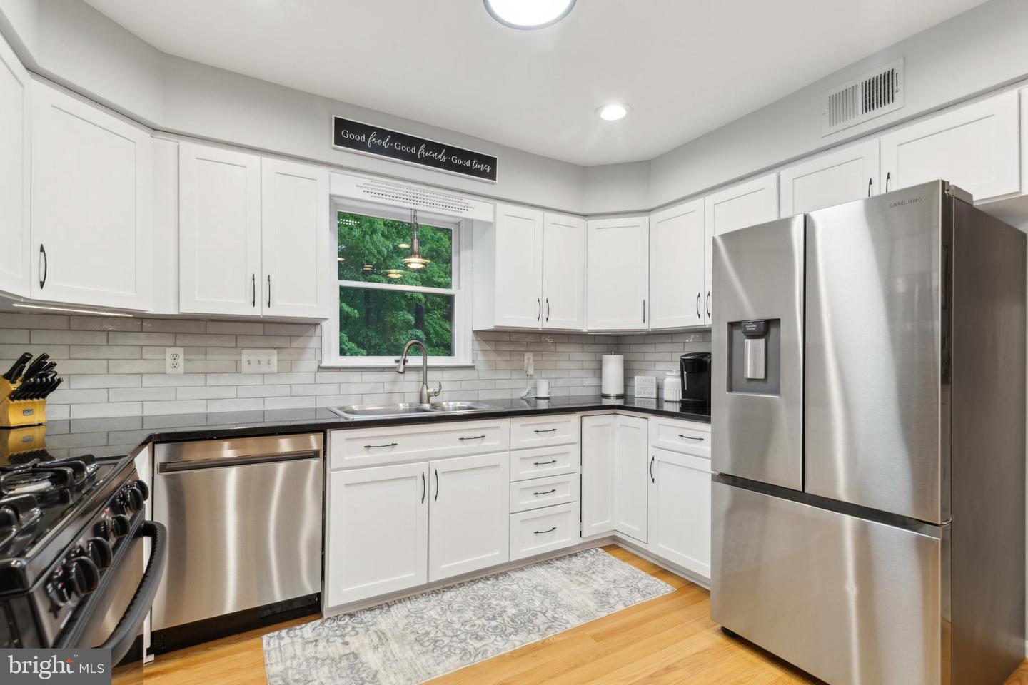 6724 PASSAGEWAY PL, BURKE, Virginia 22015, 4 Bedrooms Bedrooms, ,2 BathroomsBathrooms,Residential,For sale,6724 PASSAGEWAY PL,VAFX2238470 MLS # VAFX2238470