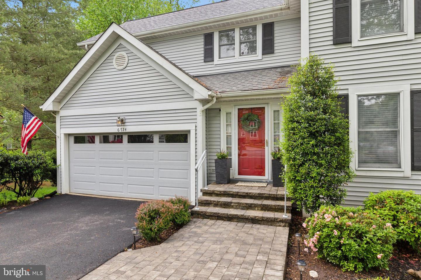 6724 PASSAGEWAY PL, BURKE, Virginia 22015, 4 Bedrooms Bedrooms, ,2 BathroomsBathrooms,Residential,For sale,6724 PASSAGEWAY PL,VAFX2238470 MLS # VAFX2238470