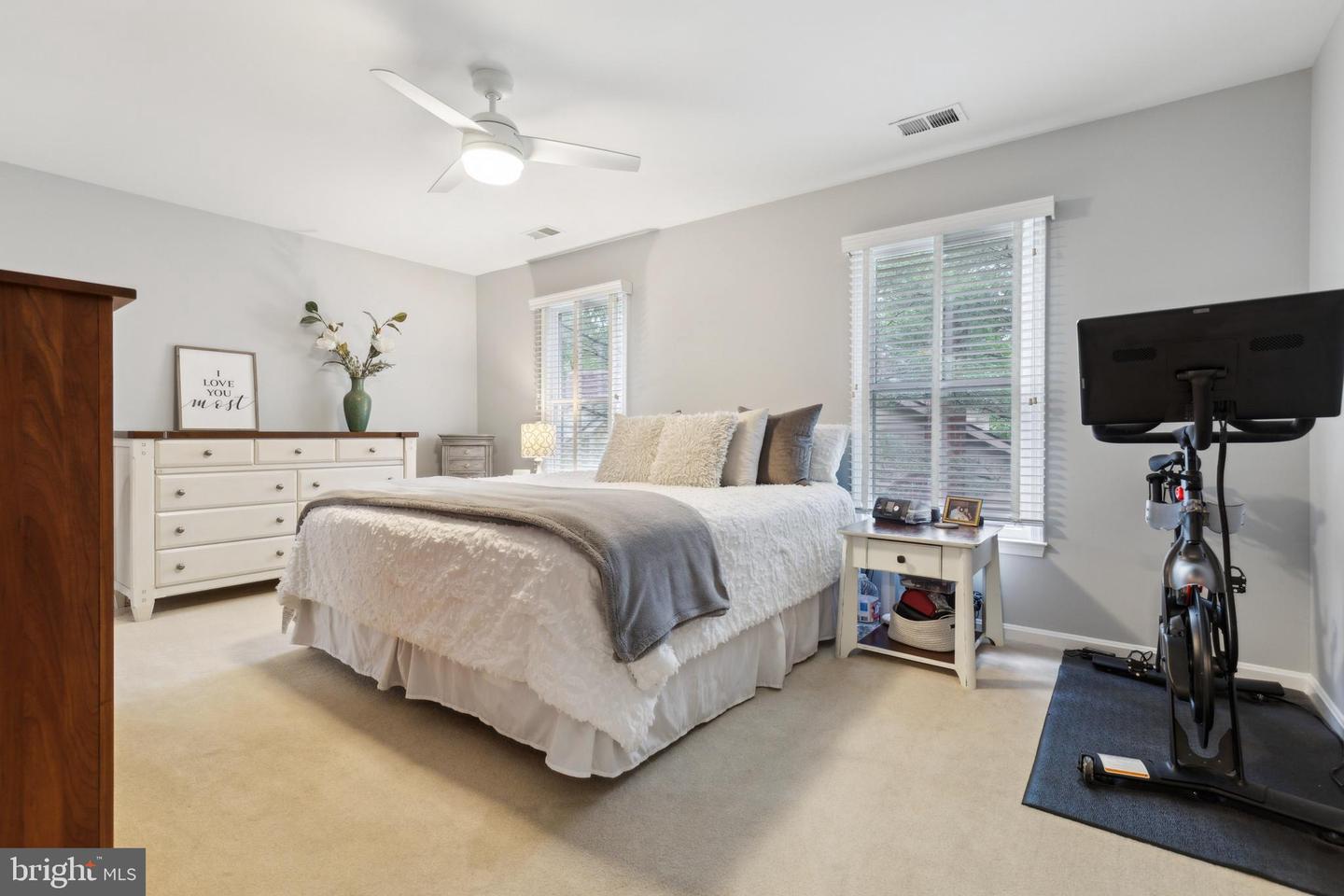 6724 PASSAGEWAY PL, BURKE, Virginia 22015, 4 Bedrooms Bedrooms, ,2 BathroomsBathrooms,Residential,For sale,6724 PASSAGEWAY PL,VAFX2238470 MLS # VAFX2238470