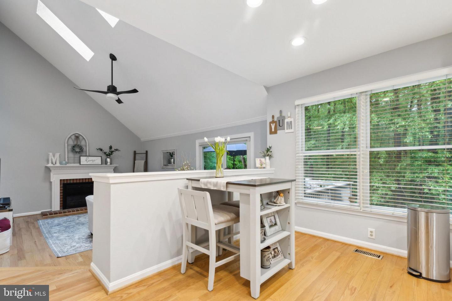 6724 PASSAGEWAY PL, BURKE, Virginia 22015, 4 Bedrooms Bedrooms, ,2 BathroomsBathrooms,Residential,For sale,6724 PASSAGEWAY PL,VAFX2238470 MLS # VAFX2238470