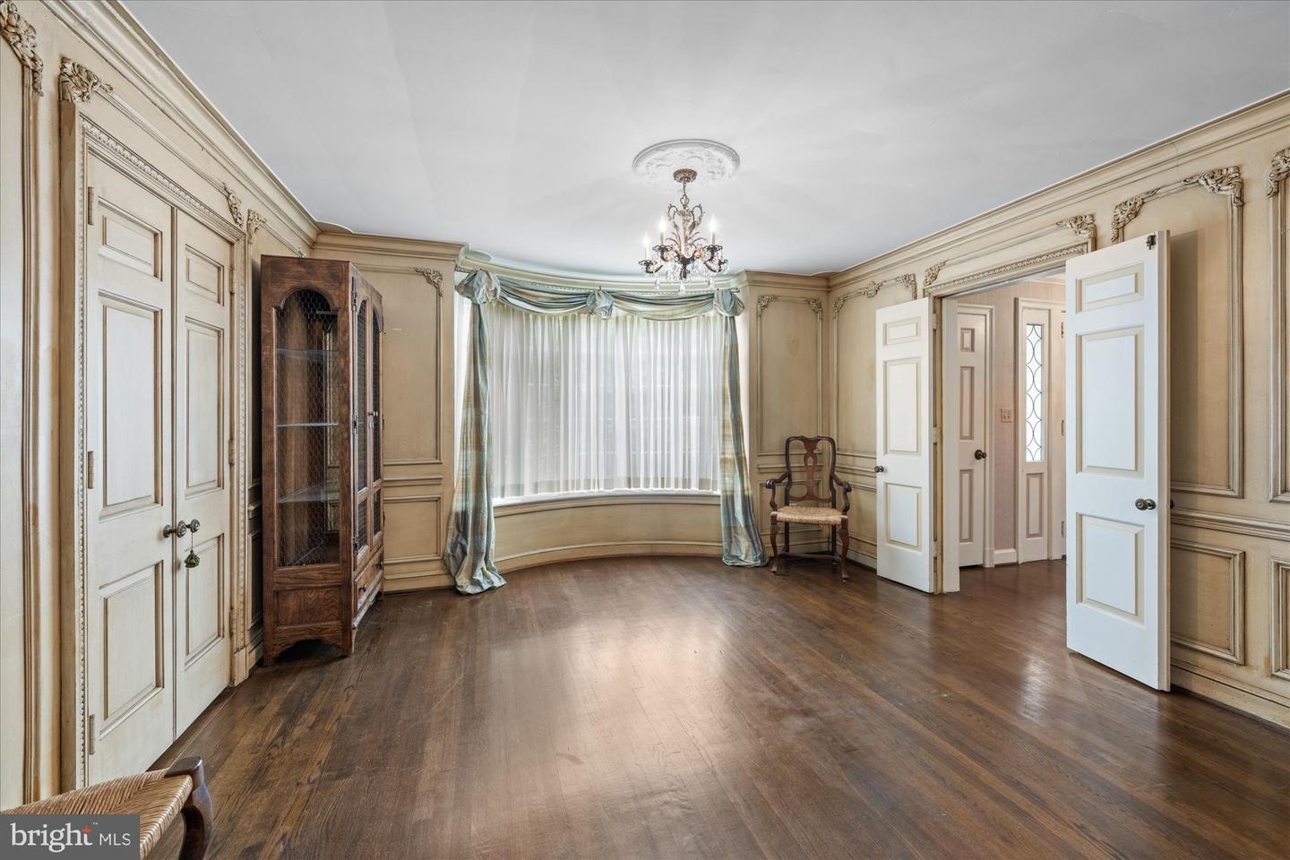3101 CLEVELAND AVE NW, WASHINGTON, District Of Columbia 20008, 4 Bedrooms Bedrooms, ,2 BathroomsBathrooms,Residential,For sale,3101 CLEVELAND AVE NW,DCDC2198890 MLS # DCDC2198890