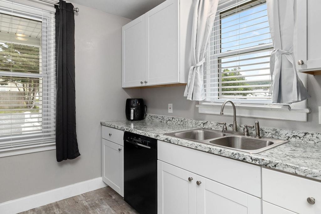 238 N CHARLOTTE AVE, WAYNESBORO, Virginia 22980, 2 Bedrooms Bedrooms, ,1 BathroomBathrooms,Residential,238 N CHARLOTTE AVE,664366 MLS # 664366
