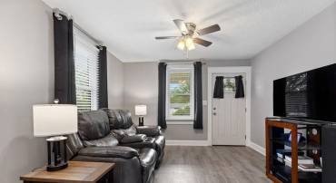 238 N CHARLOTTE AVE, WAYNESBORO, Virginia 22980, 2 Bedrooms Bedrooms, ,1 BathroomBathrooms,Residential,238 N CHARLOTTE AVE,664366 MLS # 664366