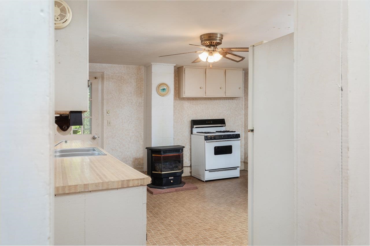 56 GRINDSTONE RD, BRIDGEWATER, Virginia 22812, 3 Bedrooms Bedrooms, ,1 BathroomBathrooms,Residential,56 GRINDSTONE RD,664367 MLS # 664367