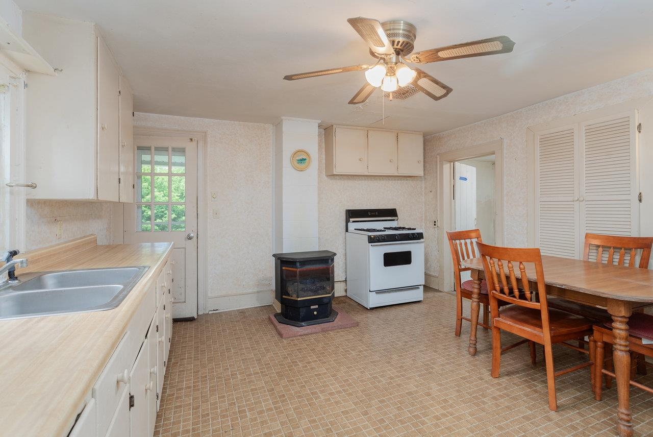 56 GRINDSTONE RD, BRIDGEWATER, Virginia 22812, 3 Bedrooms Bedrooms, ,1 BathroomBathrooms,Residential,56 GRINDSTONE RD,664367 MLS # 664367