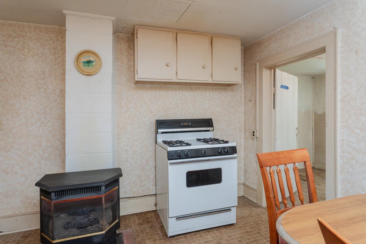 56 GRINDSTONE RD, BRIDGEWATER, Virginia 22812, 3 Bedrooms Bedrooms, ,1 BathroomBathrooms,Residential,56 GRINDSTONE RD,664367 MLS # 664367
