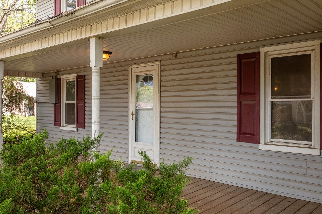 56 GRINDSTONE RD, BRIDGEWATER, Virginia 22812, 3 Bedrooms Bedrooms, ,1 BathroomBathrooms,Residential,56 GRINDSTONE RD,664367 MLS # 664367