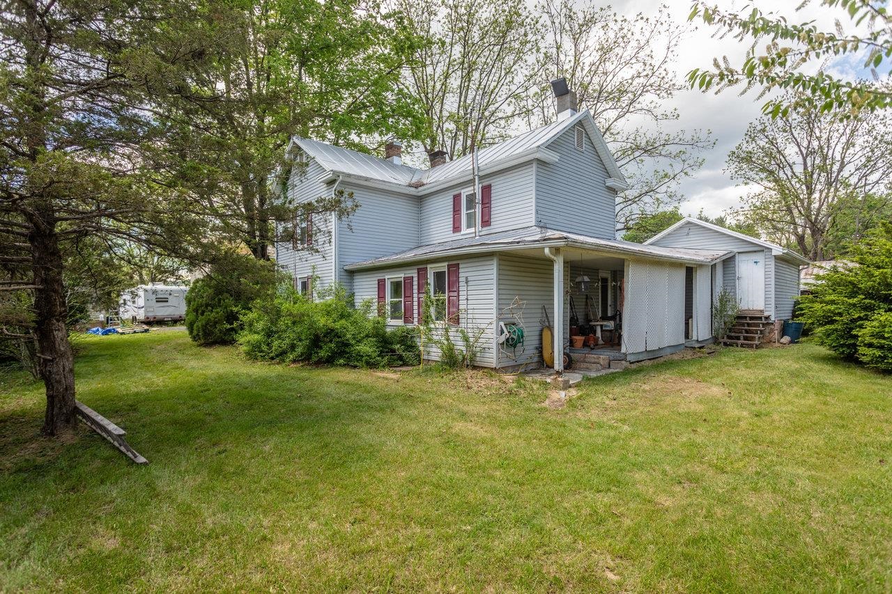 56 GRINDSTONE RD, BRIDGEWATER, Virginia 22812, 3 Bedrooms Bedrooms, ,1 BathroomBathrooms,Residential,56 GRINDSTONE RD,664367 MLS # 664367